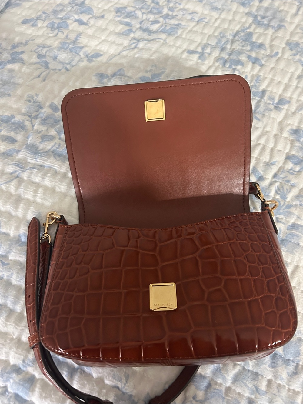 Tory Burch Croc-Embossed Crossbody Bag in Chestnut Brown - Picture 3 of 5